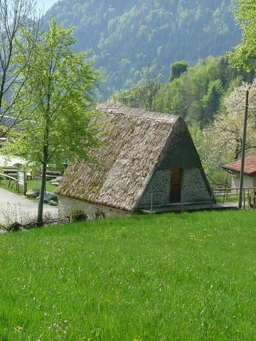 caplone_tombea 001.jpg