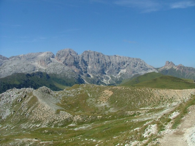Col Rodella e Rifugio Sasso Piatto 001.jpg